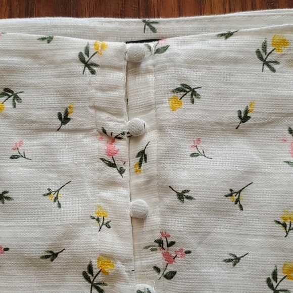 Forever 21 Dresses & Skirts - Forever 21 Floral Skirt